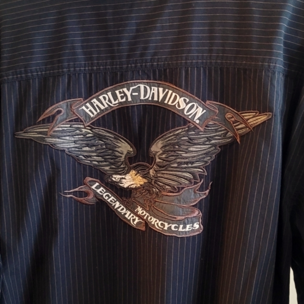 Men's XXL Harley-Davidson Long Sleeve Shirt. Gently worn, great condition!